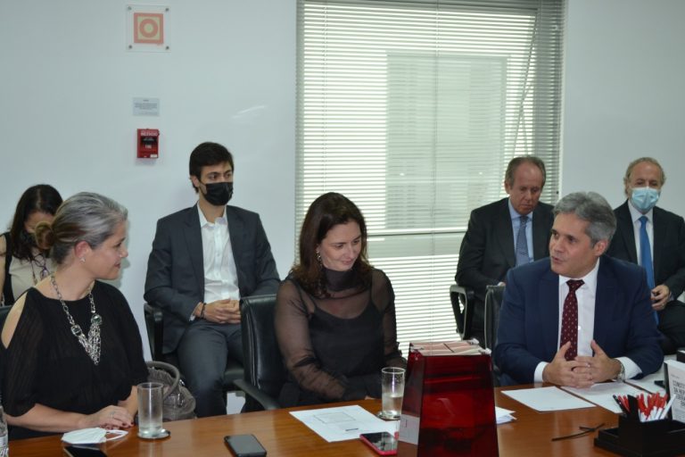 Associação de advogados elege tributarista para presidente