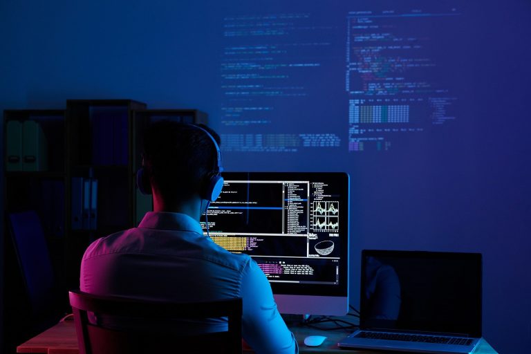 Área de tecnologia domina lista de vagas de empregos em alta em 2022
