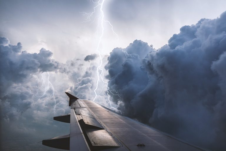 Volume elevado de chuvas coloca em alerta sistemas de segurança da aviação