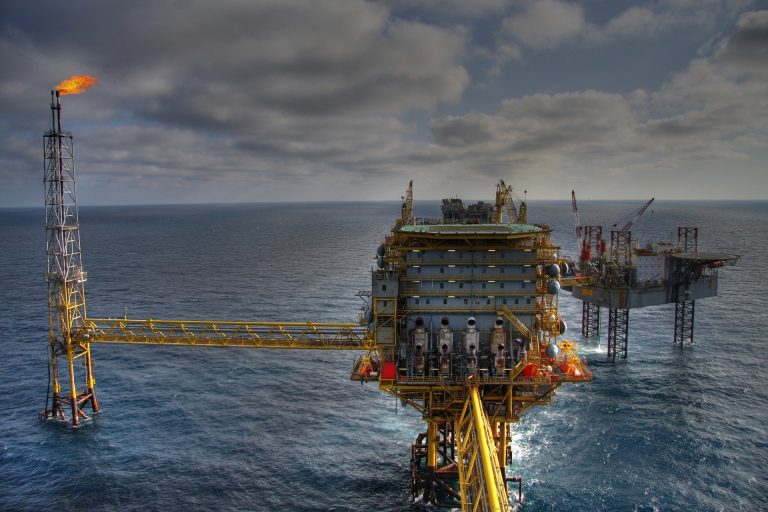 Projetos com combustíveis fósseis perdem financiamento de países em 2022