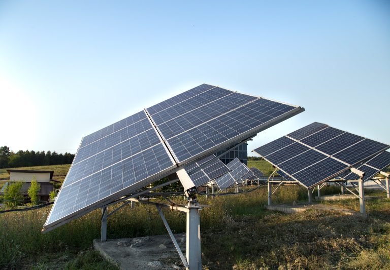 Energia solar é foco de projetos sustentáveis no Brasil