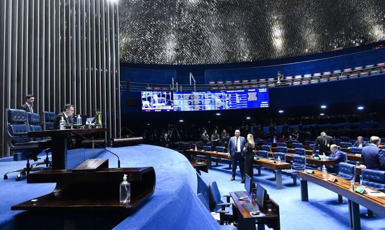 O projeto do Senado determina que o prazo para esses 144 municípios seja reaberto por 45 dias para que eles possam regularizar a documentação necessária e passem a receber as cotas de transferências federais, inclusive as atrasadas
