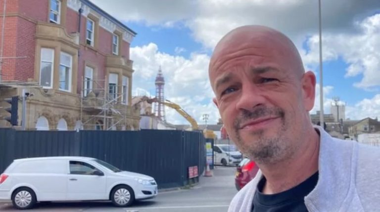 Ian Simpson diz que planeja viajar para fora do Reino Unido para fazer seu tratamento — Foto: BBC