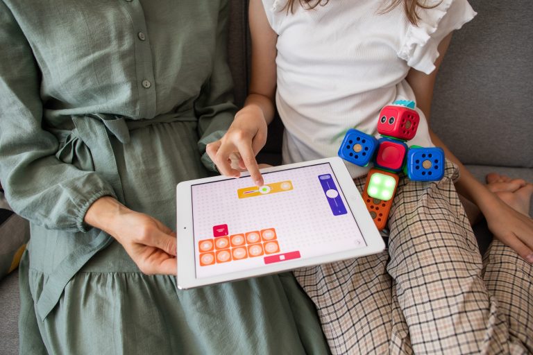 O número de crianças e adolescentes do país com acesso à internet cresceu em 2021, apontou a pesquisa TIC Kids Online Brasil, do Comitê Gestor da Internet no Brasil (CGI.br), que foi divulgada nessa terça-feira (16), em São Paulo.