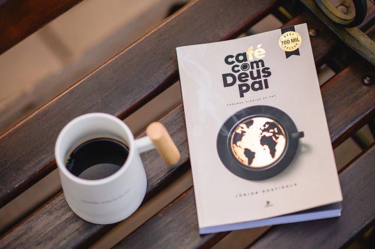 Junior Rostirola | Café com Deus Pai | Abienal do Livro RIO 2023
