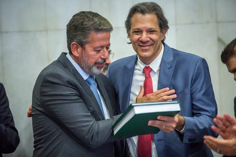 Governo envia projeto de regulamentação do novo sistema de tributação do consumo ao Congresso Nacional