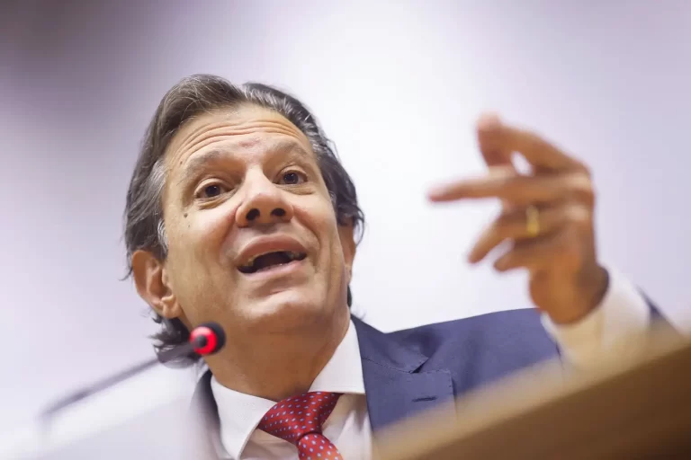 Haddad enfatizou que as enchentes não afetaram o crescimento de forma acentuada, contrariando estimativas anteriores