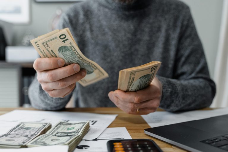 Dólar e influência no Brasil Foto de Tima Miroshnichenko/ Pexels