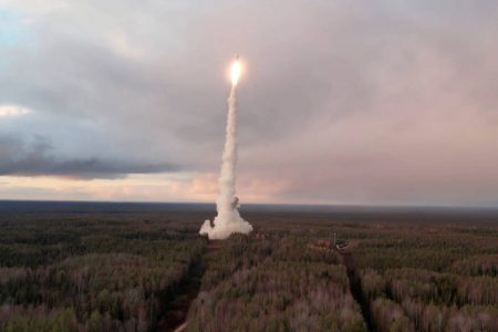 Rússia usa míssil nuclear em ataque à Ucrânia