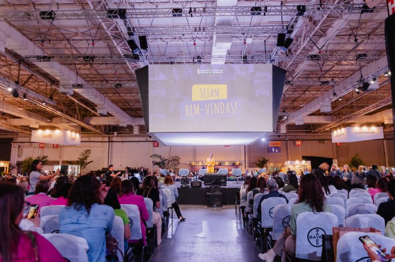A mesa-redonda "Mudança Climática e Mulheres COP30" discutirá a comunicação ética e estratégica das iniciativas ambientais e sociais no agronegócio, destacando a importância da participação feminina.