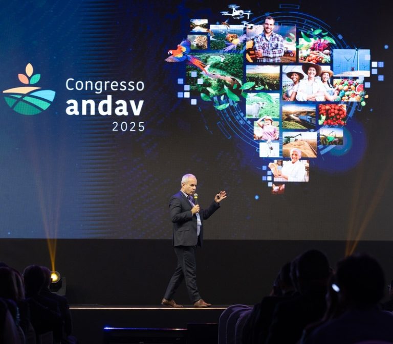 Sergio Vale (MB Associados) ministra palestra no Congresso Andav 2025