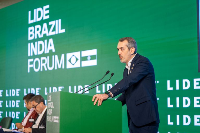 Embraer projeta fábrica na Índia para o C390 Millennium, visando um grande contrato.