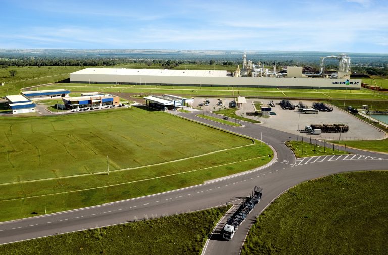Greenplac, marca que pertence à holding Colpar Brasil, antiga Asperbras Brasil, é gerida por José Roberto Colnaghi, presidente do Conselho de Administração.