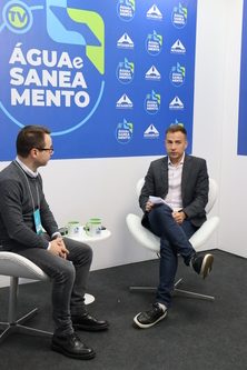 Thiago Rocha, Gerente Nacional de Vendas e o Repórter Talis Maurício. Asperbras celebra os 40 anos da empresa. A empresa pertence a holding Colpar Brasil.