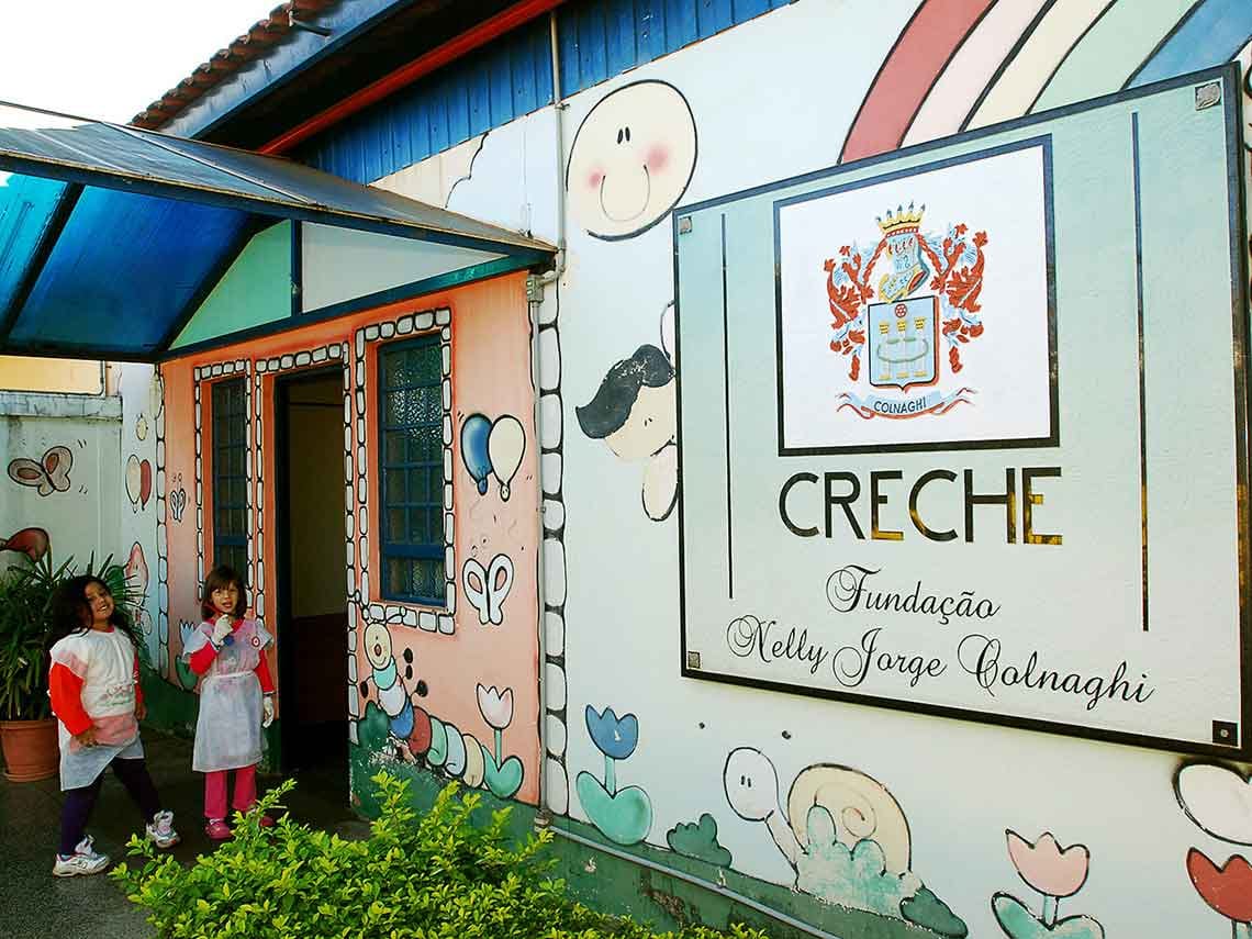 Medalha Maria Chica à Fundação Nelly Jorge Colnaghi, em Penápolis (SP). José Roberto Colnaghi, presidente do Conselho de Administração da Colpar Brasil e Francisco Carlos Jorge Colnaghi, vice-presidente do Conselho de Administração da Colpar Brasil estiveram presente.