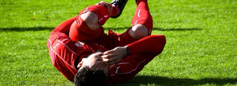 Tiago Simões Leite, physician and manager at MedPlus Medical Services, discusses the impact of the calendar on football and injury prevention in professional and amateur athletes | Champions League and World Cup