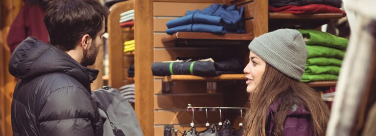 As vendas do varejo de moda devem crescer 1% na coleção outono-inverno de 2026, mas a inflação e o clima podem impactar os resultados. Prepare-se para um cenário desafiador!
